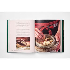 9781923239135-04.jpg (Eng) The Japanese Art of Pickling & Fermenting Preserving vegetables and family traditions / Yoko Nakazaw