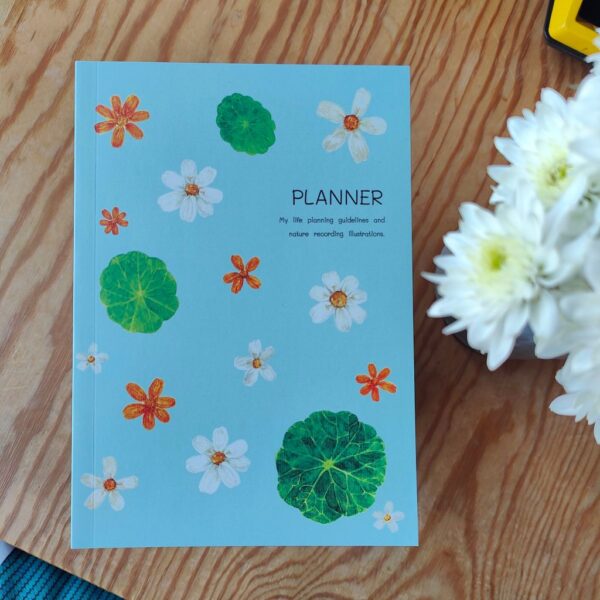 สมุดบันทึก Year Planning Guidelines My life planning guidelines and nature recording illustrations / T-ra Missu