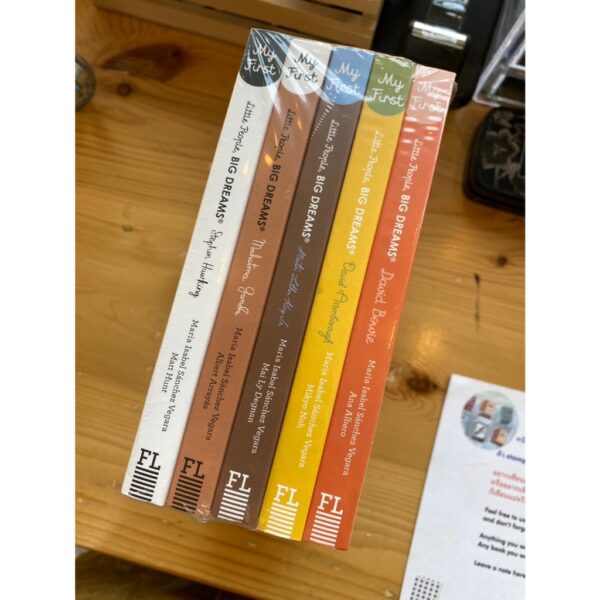 SET5BooksPeople-02.jpg (Eng) (ใหม่มือ1 มีตำหนิเล็กน้อย) Little People, Big Dreams Series 3 5 Books Collection Set (David Bowie, David Attenborough, Martin Luther King Jr, Mahatma Gandhi, Stephen Hawking) / Maria Isabel Sanchez Vegara / Frances Lincoln Children's Books Ltd