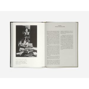 (Eng) (Hardcover) A Therapeutic Library 100 essential books that teach fulfilment, calm and well-being / The School of Life